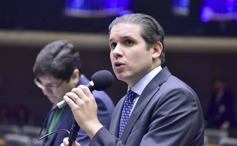 Líderes da Câmara se reúnem para tratar de projeto de anistia