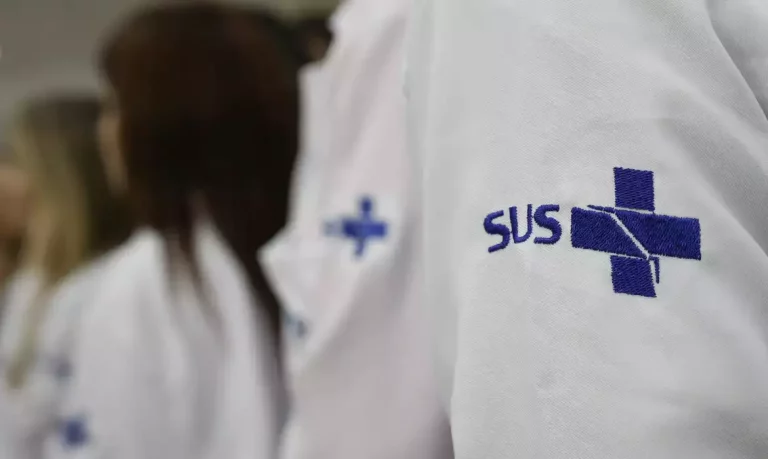 Congresso aprova novo programa para especialistas no SUS com 1.778 vagas