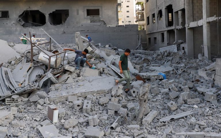 Ofensiva israelense continua em Gaza mesmo após plano de paz dos EUA