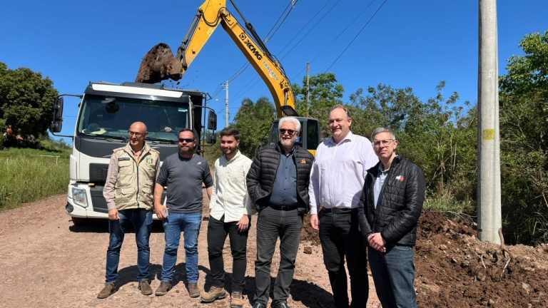 Obras na ERS-129 têm início em Roca Sales com presença de autoridades