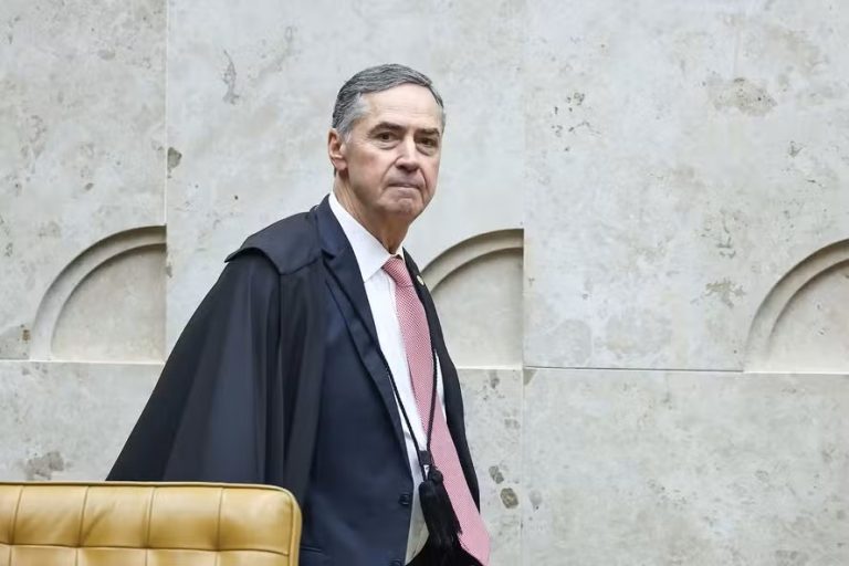 Luís Roberto Barroso cumpre último dia como ministro do Supremo