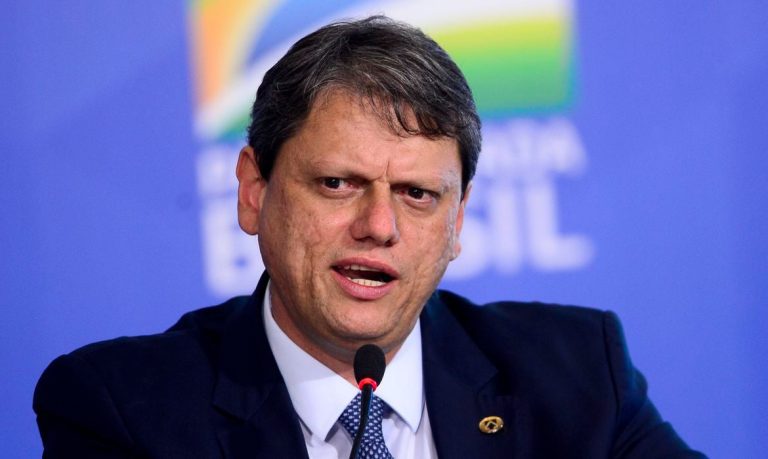 “Troca o CEO que o Brasil volta a funcionar”, diz Tarcísio
