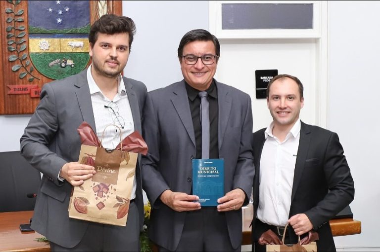 Semana da Câmara tem início com palestra sobre Direito Municipal