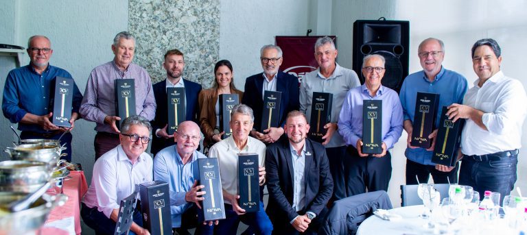 Dália Alimentos celebra conquista em conjunto com federações e autoridades