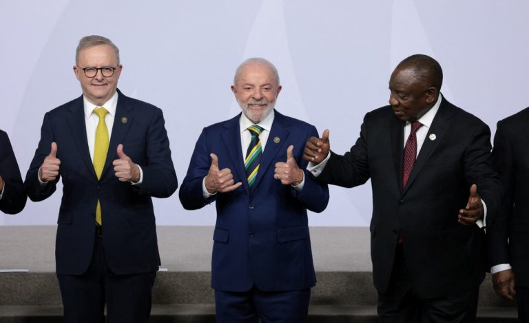 Na África do Sul, Lula diz que G20 deve liderar transição energética e cita avanços da COP30