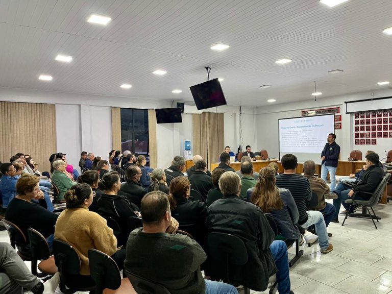 Prefeitura reúne famílias beneficiadas por programa habitacional estadual
