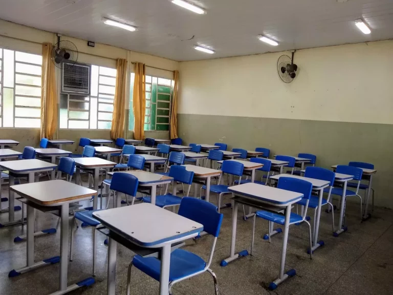 CRE alerta que metade dos alunos reprovados não retorna às escolas no Vale do Taquari