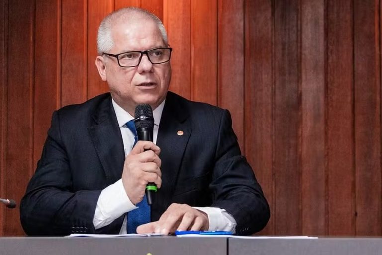 Alessandro Stefanutto, ex-presidente do INSS, é preso por autorizar descontos ilegais em aposentadorias