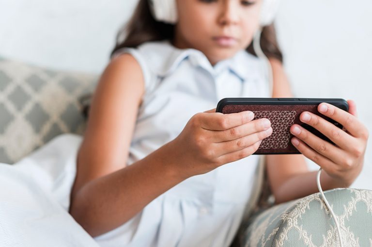 Nova lei proíbe menores de 16 anos em redes sociais na Austrália