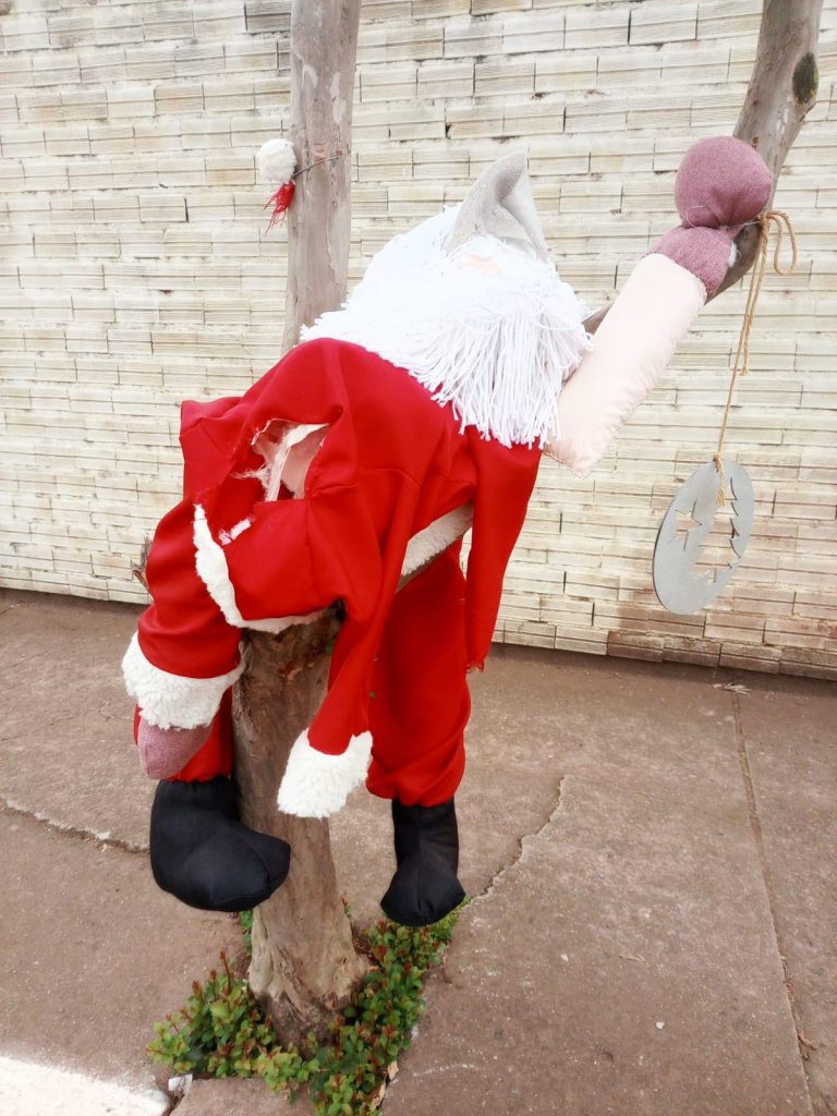 Prefeitura de Roca Sales pode retirar decoração de Natal após destruição de enfeites
