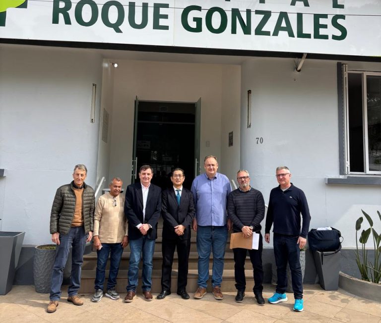 Consulado do Japão doa novo aparelho de raio‑X para o Hospital Roque Gonzales em Roca Sales