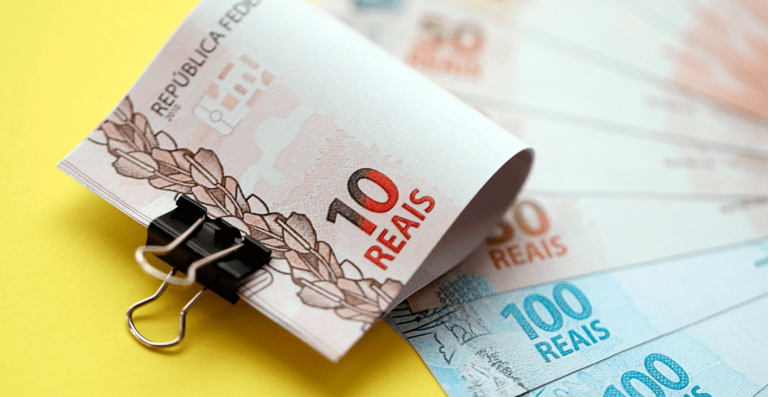 Governo reduz previsão do salário mínimo de 2026 para R$ 1.627
