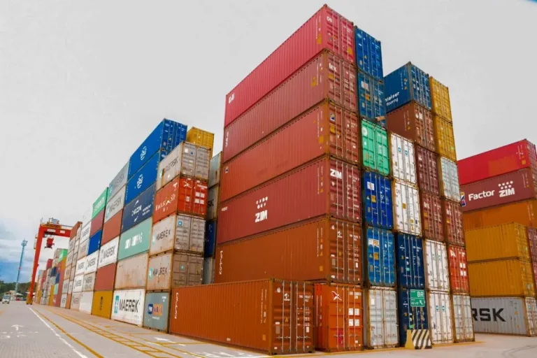 Exportações do Brasil para os EUA recuam 28,1% em novembro, aponta governo