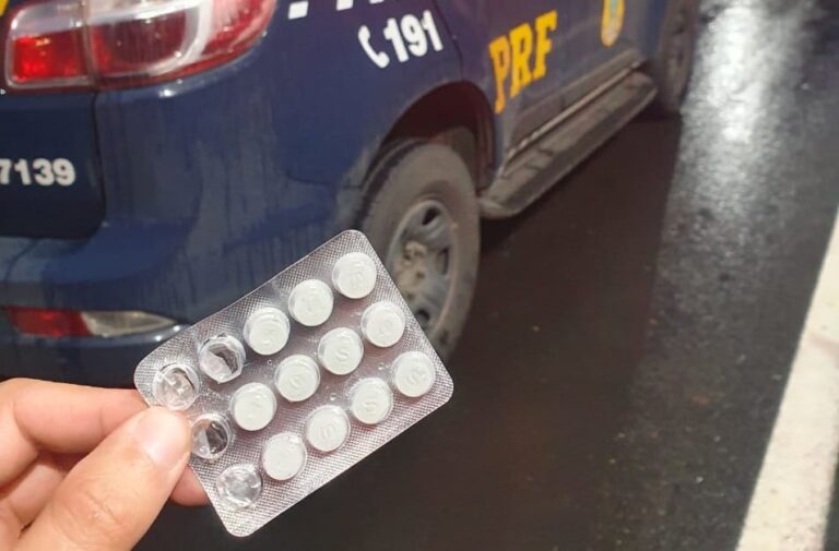 PRF prende caminhoneiro natural de Encantado com maconha e anfetaminas na BR-470