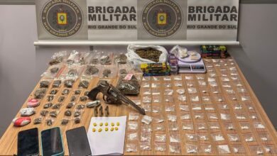 BM apreende revólver e 158 porções de drogas com dois menores em Bento Gonçalves