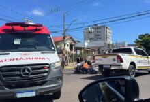 Colisão deixa dois feridos em motocicleta no cruzamento da Monsenhor Scalabrini