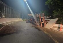 Caminhão tomba e paralisa trens da Trensurb entre Canoas e Novo Hamburgo