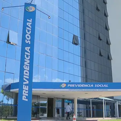 INSS antecipa 13º salário de aposentados para abril e maio em 2026