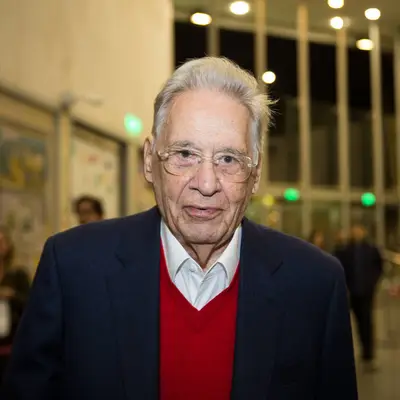 Filhos de FHC conseguem interdição do ex-presidente na Justiça