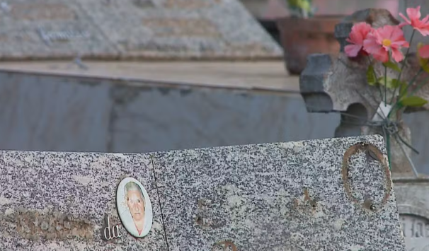 Peças de bronze e fotos são furtadas de túmulos em Rio Pardo