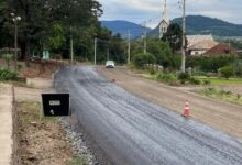 Primeira camada de asfalto começa a ser aplicada na ERS-129 em Roca Sales