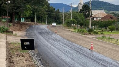 Primeira camada de asfalto começa a ser aplicada na ERS-129 em Roca Sales