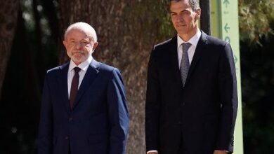 Lula pede fim do embargo americano contra Cuba em evento na Espanha