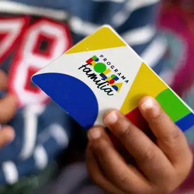 Brasil se torna primeiro país com 50% da população dependente do governo