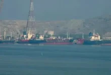 Petróleo volta a superar US$ 100 após apreensão de navios pelo Irã