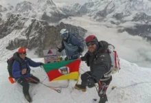 Bombeiro e empresário de Lajeado levam o RS ao topo do Monte Lobuche no Nepal