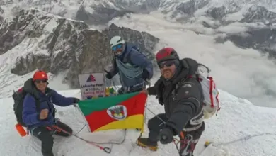 Bombeiro e empresário de Lajeado levam o RS ao topo do Monte Lobuche no Nepal