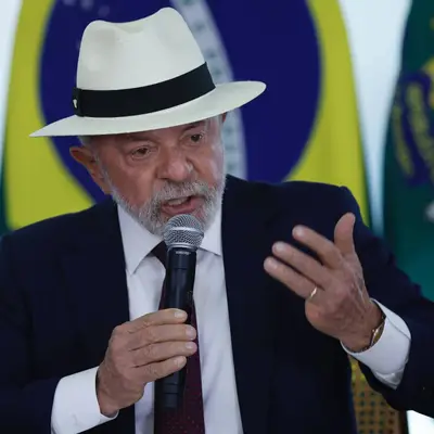 Lula anuncia aumento do percentual de etanol na gasolina de 30% para 32%