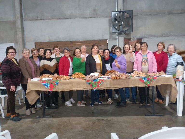 Encontro resgata tradições com receitas de grostoli em Roca Sales