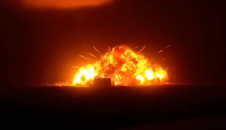 Foguete da Blue Origin explode em teste e adia missão com satélites da Amazon