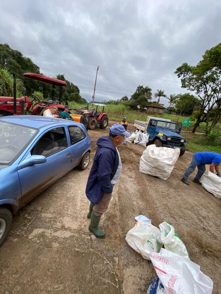 Roca Sales recolhe mais de 3 mil embalagens de agrotóxicos em campanha no interior