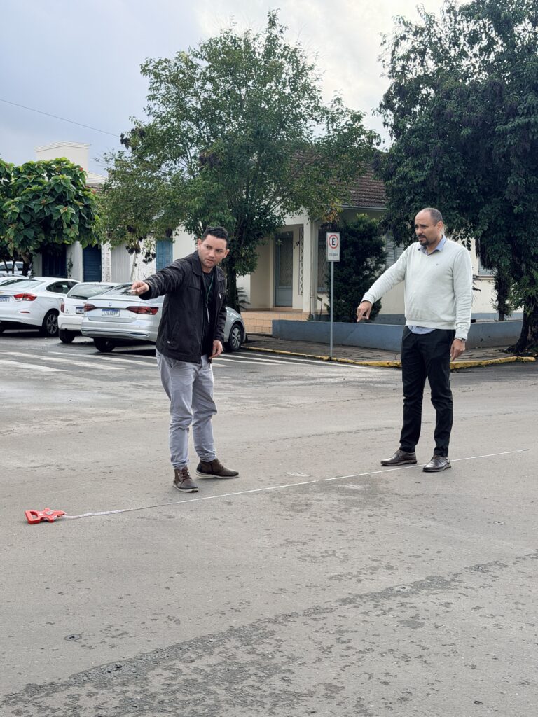 Presidente da Câmara acompanha demanda por mini rotatória em Encantado