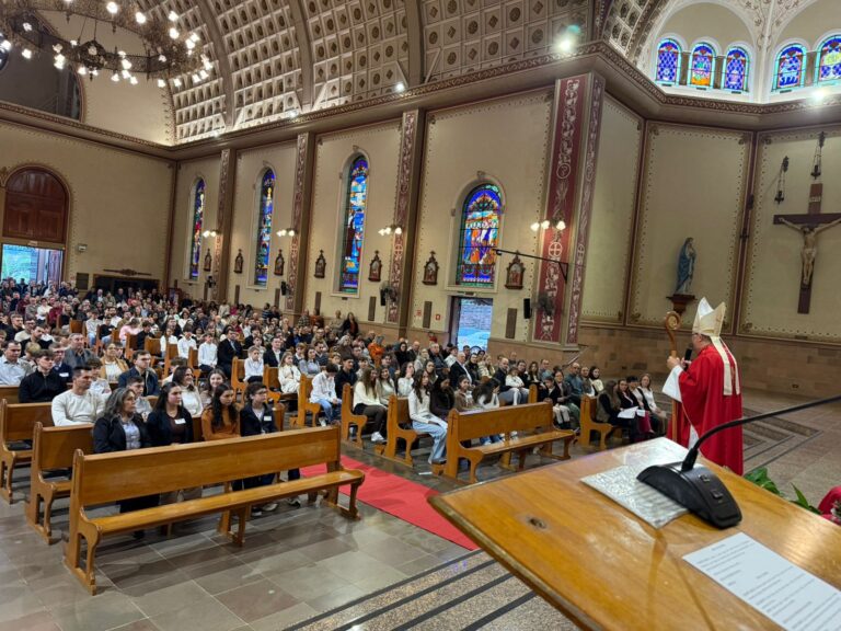 155 jovens recebem o sacramento da Crisma em celebrações na Igreja São Pedro de Encantado