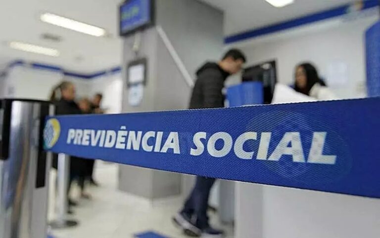 Nove brasileiros têm ‘presidente da República’ na carteira de trabalho