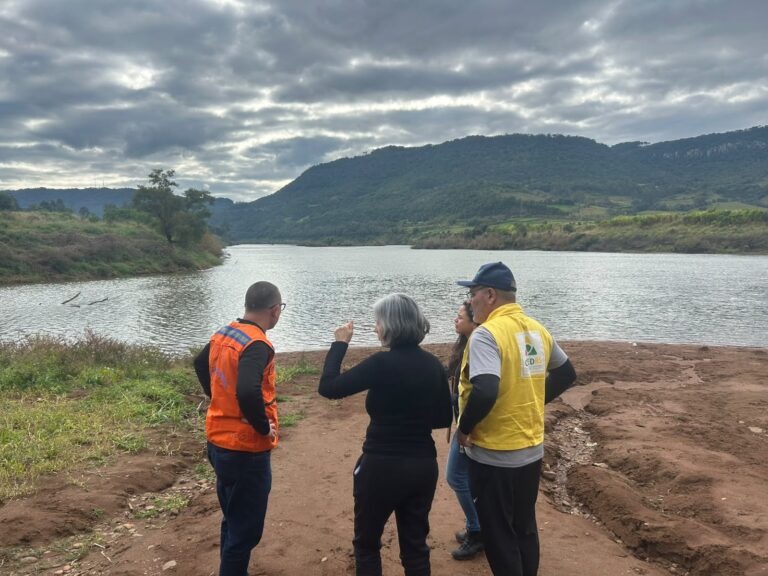 Pesquisadores avaliam pontos para instalar réguas fluviométricas em Encantado