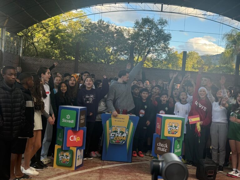 Centro Municipal de Educação Encantado recebe agora o terceiro episódio do Cola na Copa