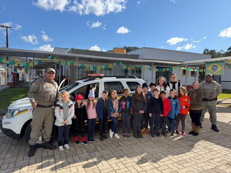 Brigada Militar visita escolas municipais de Relvado