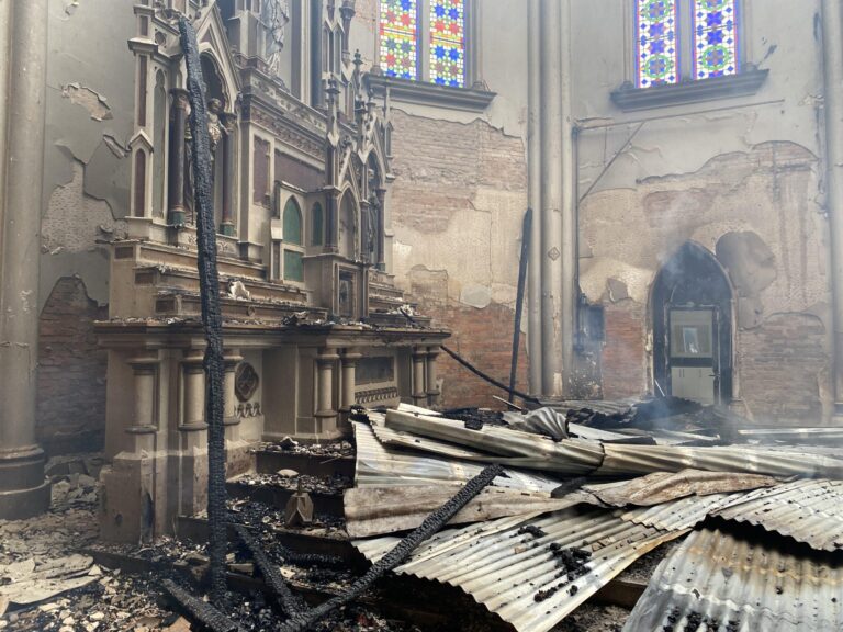 Comissão inicia plano de reconstrução da Igreja Matriz de Flores da Cunha