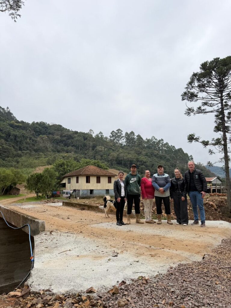 Nova ponte na Linha Carlos Gomes restabelece acesso a propriedades rurais em Relvado