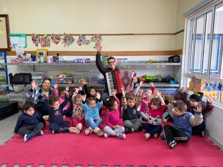 Musicalização amplia aprendizado e desenvolvimento de crianças em Relvado