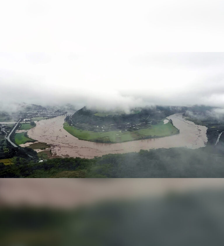Taquari chega a 15,87 metros em Encantado; vazões das usinas começam a diminuir