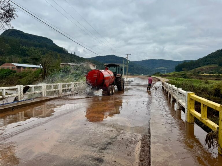 Muçum concentra limpeza e libera acessos após inundação