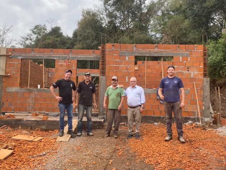 Encantado inicia construção de 12 casas pelo Minha Casa, Minha Vida Rural