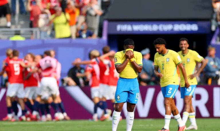 Eliminação do Brasil da Copa vira capa e recebe críticas no exterior