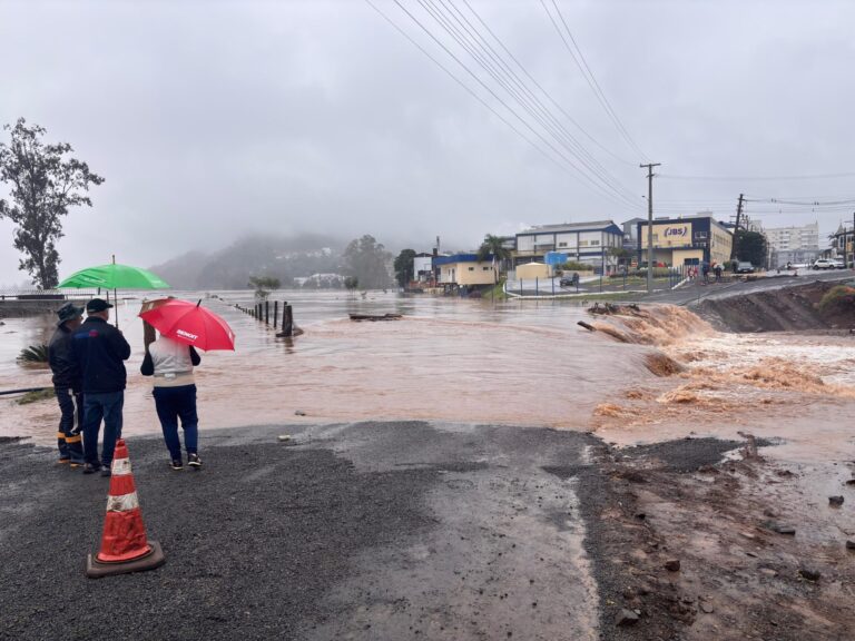 Chuva suspende aulas de 450 alunos em seis escolas estaduais do Vale
