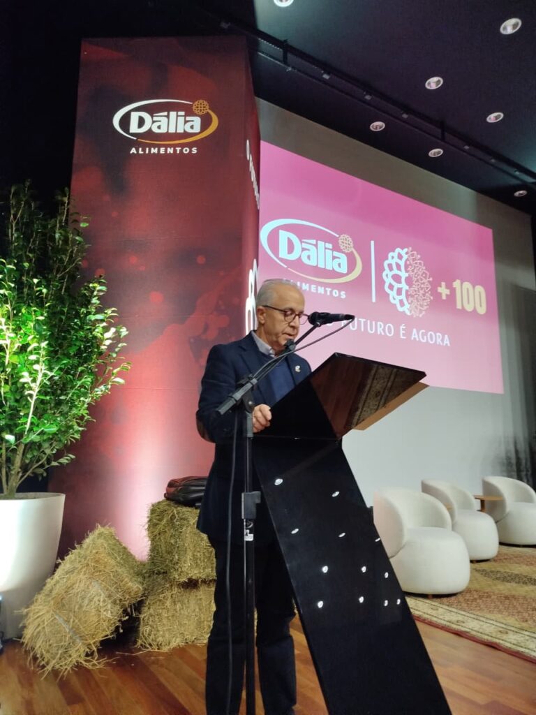 Dália +100 aponta caminhos para manter produtores na atividade leiteira